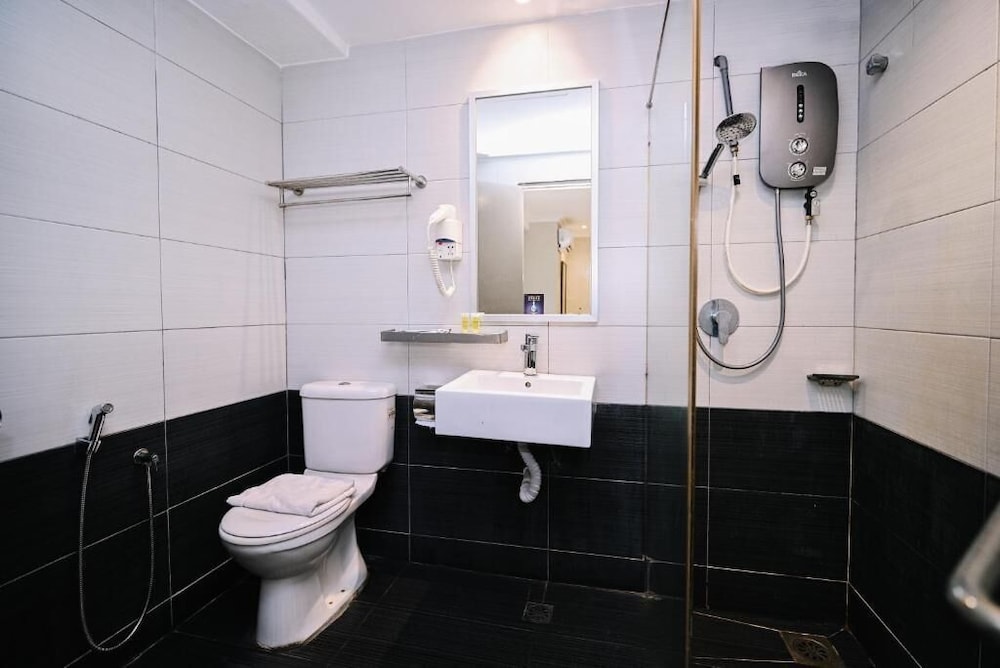 Kingston Hotel 6 at Changkat Bukit Bintang 58/61