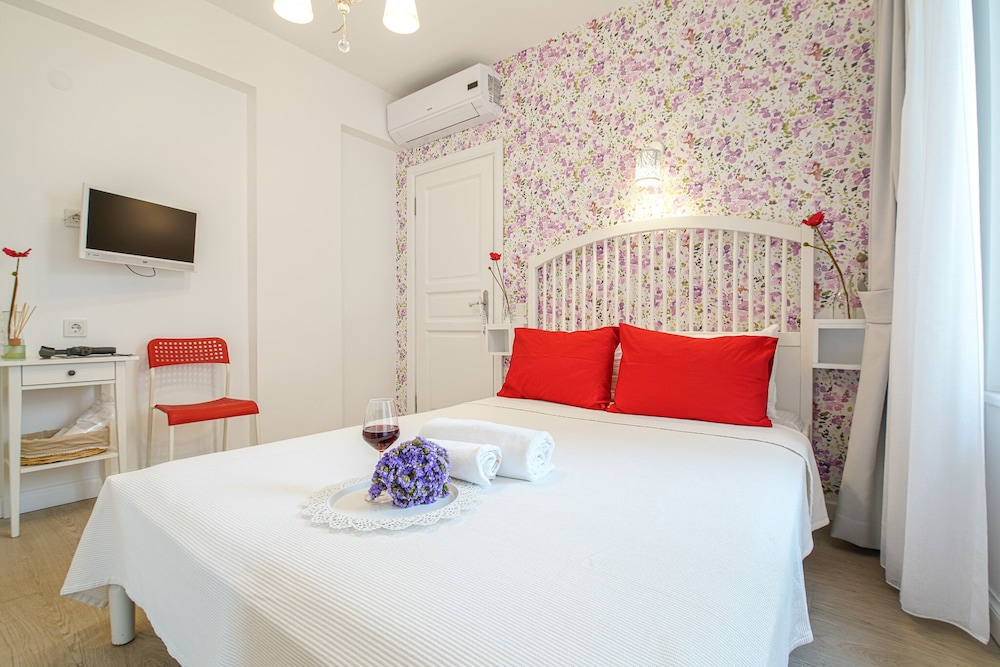 Gelincik Hotel 6/20