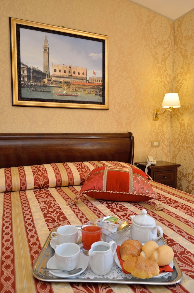 Residenza Goldoni 32/35