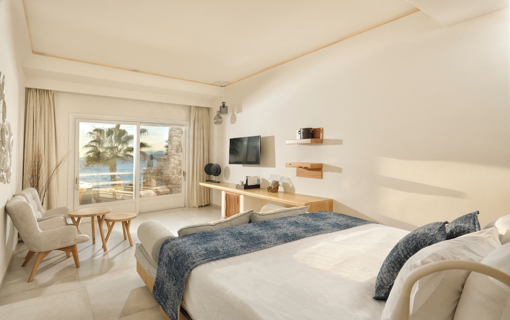 Luxury, Suite, King Bed, Beach Front, Outdoor Jetted Tub