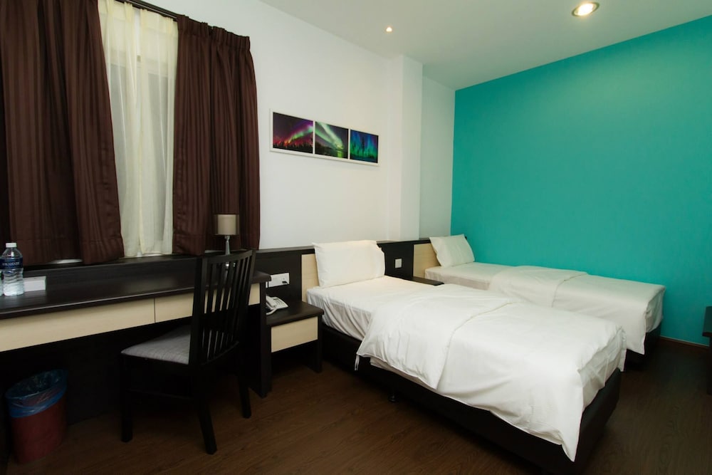 Aurora Boutique Hotel 12/25