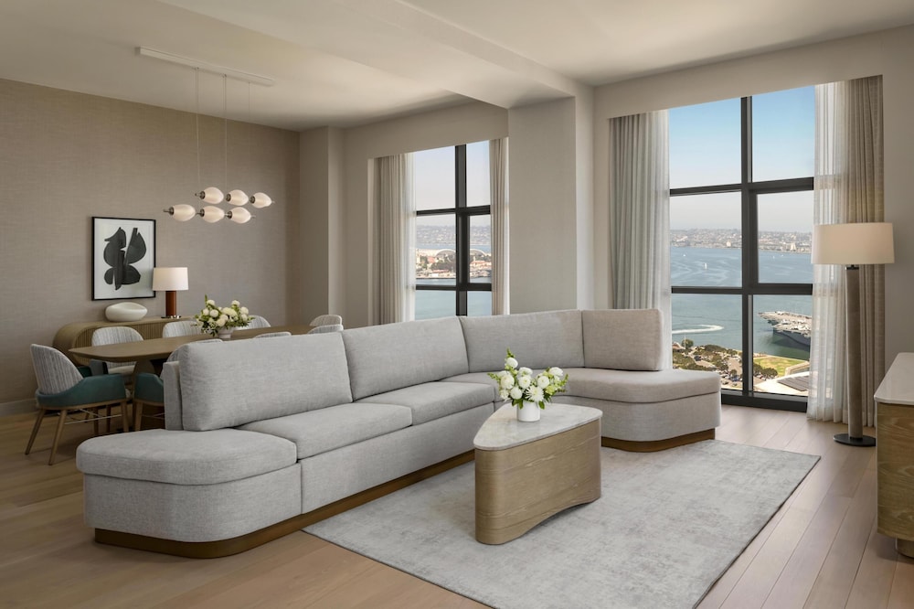 Manchester Grand Hyatt San Diego 46/70