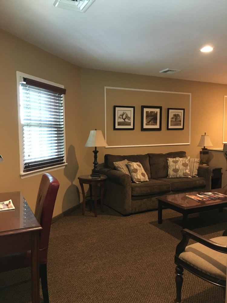 Whitman Motor Lodge 37/53
