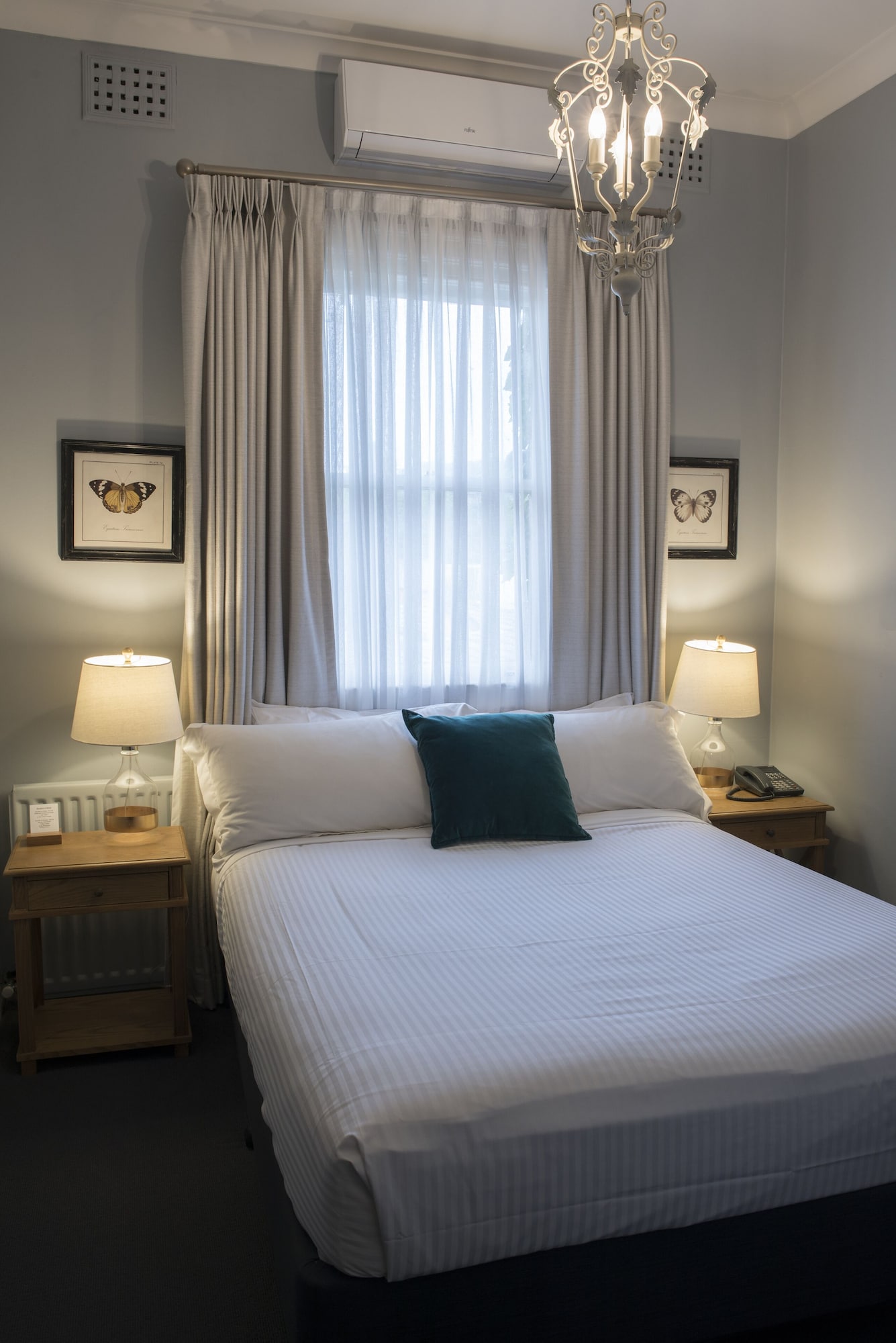 Heritage, Queen Bed