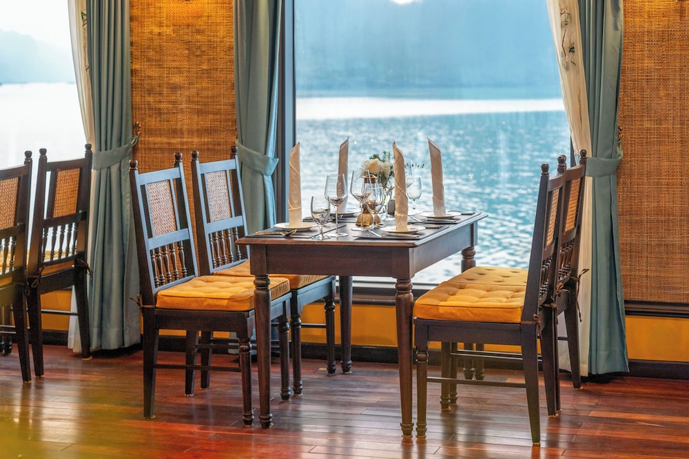 Indochine Cruise Lan Ha Bay 35/50