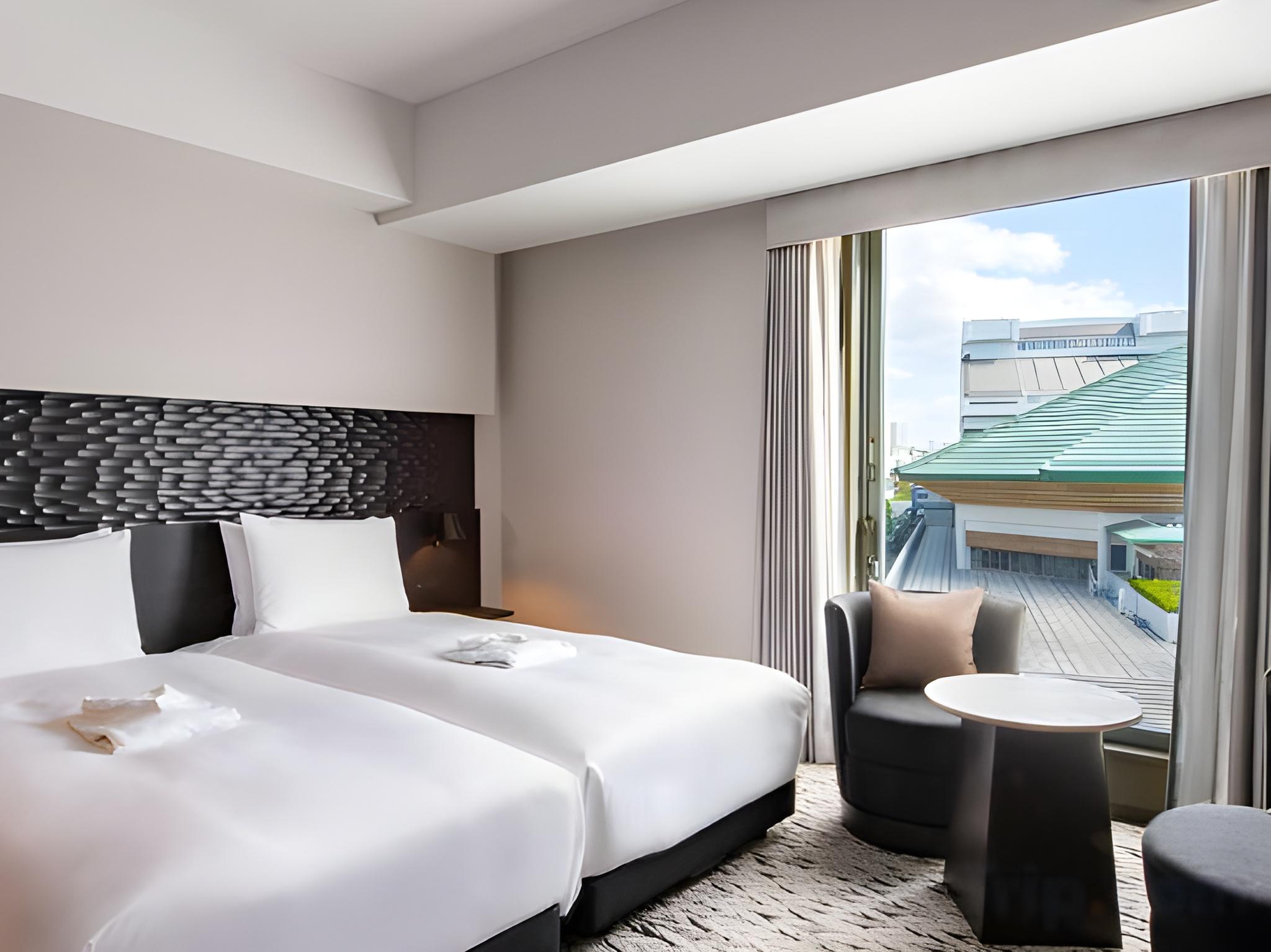 Essential, Hollywood, Twin Beds