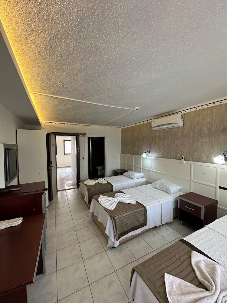 SYEDRA HOTEL 8/22
