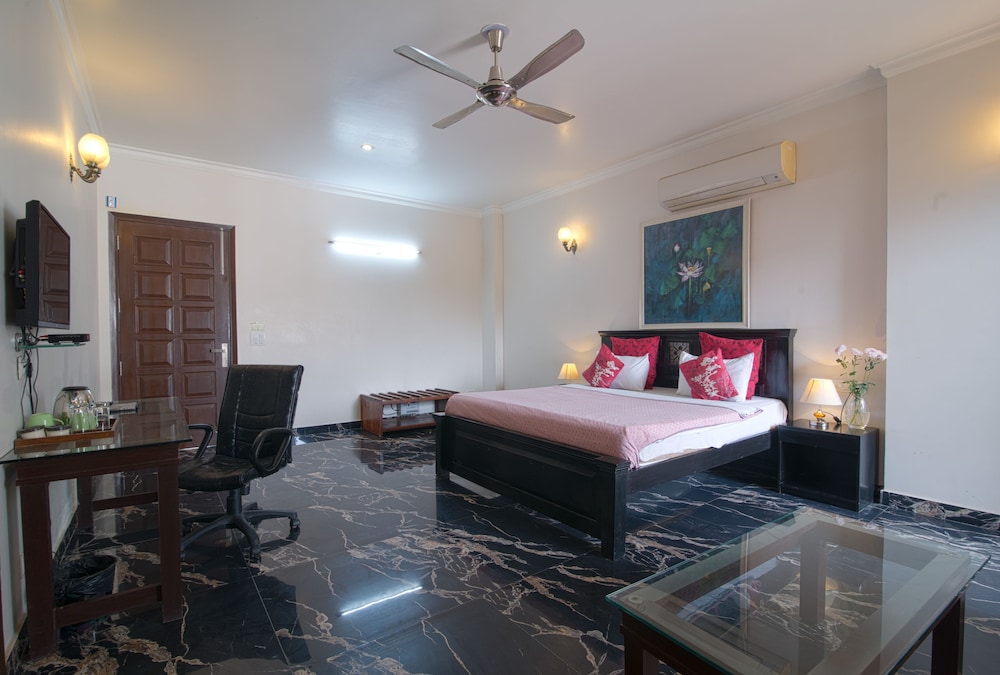 Perch Arbor Suites 26/52