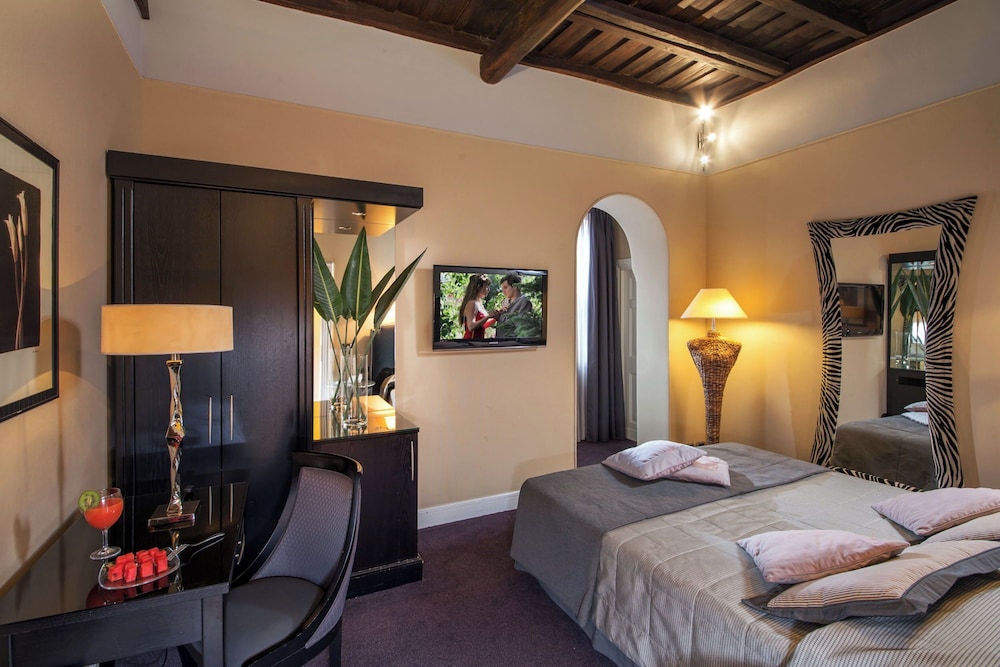 The Inn at the Spanish Steps 53/112