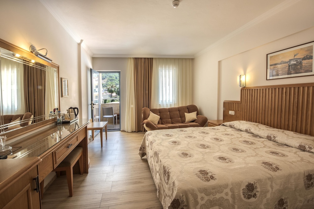 Belcehan Deluxe Hotel 12/50