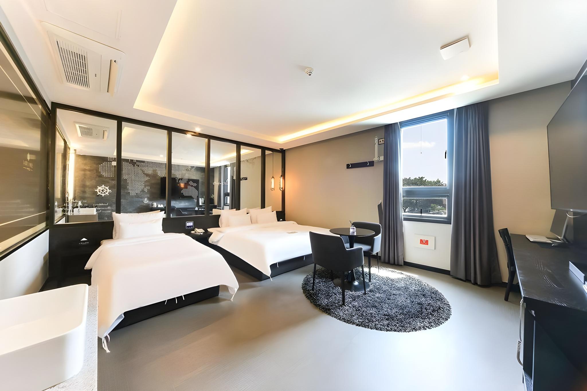 Deluxe, Twin Beds