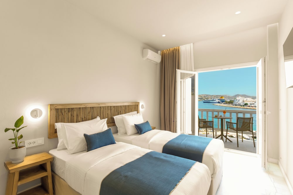 غرفة قياسية بسريرين منفصلين بإطلالة على البحر بشرفة، Pandrossos Hotel 3/10