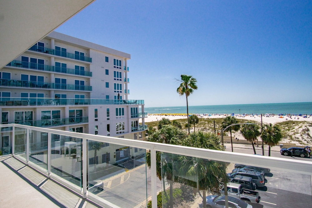 The Avalon Club in CLEARWATER BEACH - FL