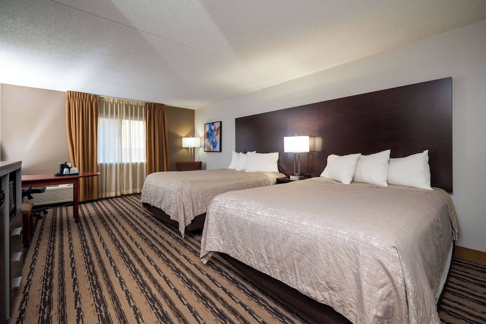 Endeavor Inn & Suites, Trademark Collection by Wyndham 17/55