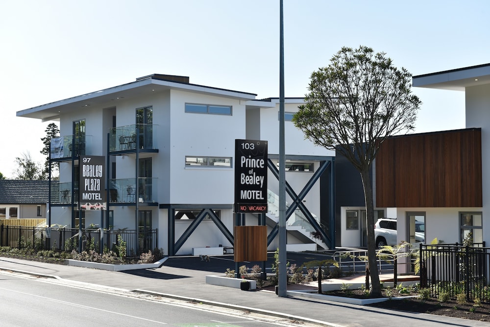 103 Prince of Bealey Motel 25/40