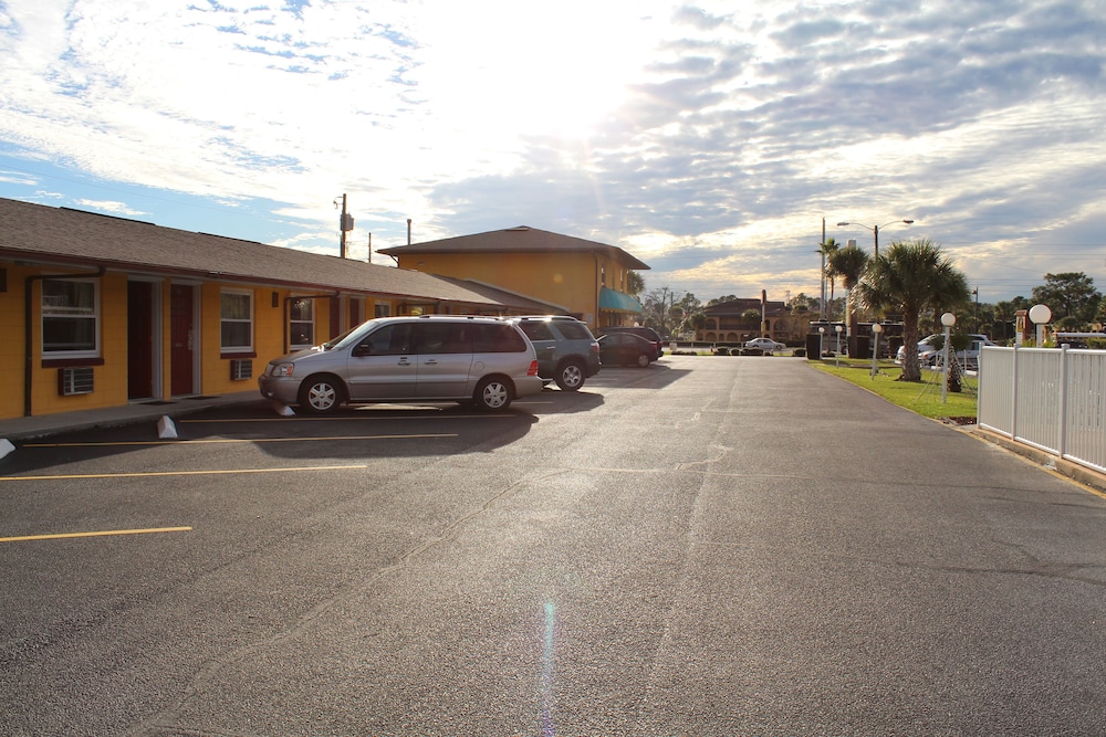 Knights Inn Kissimmee 14/19