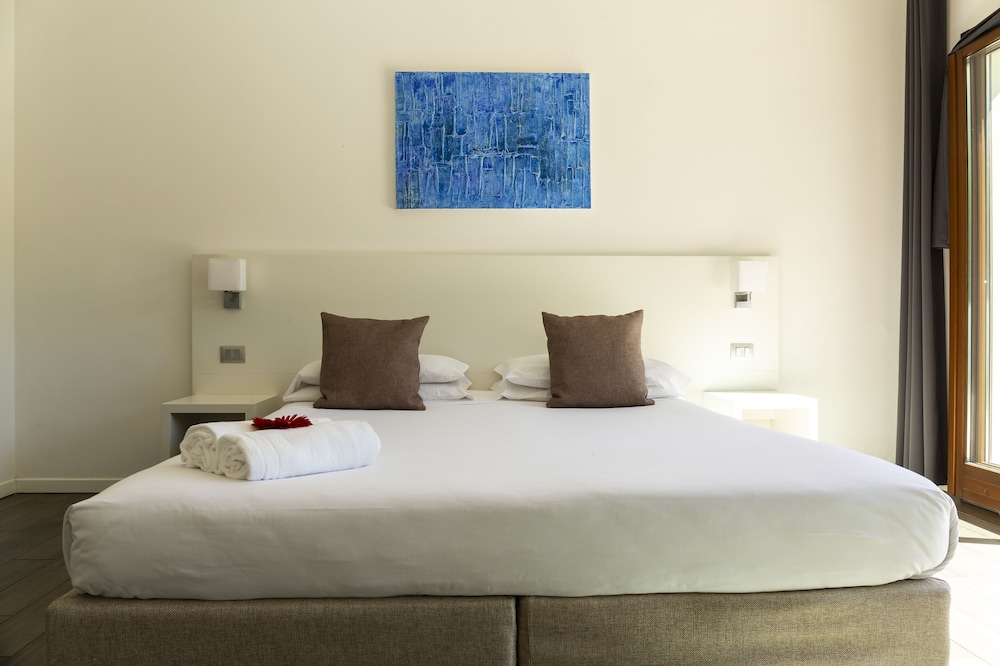 The Florence Hills Resort Spa 11/50
