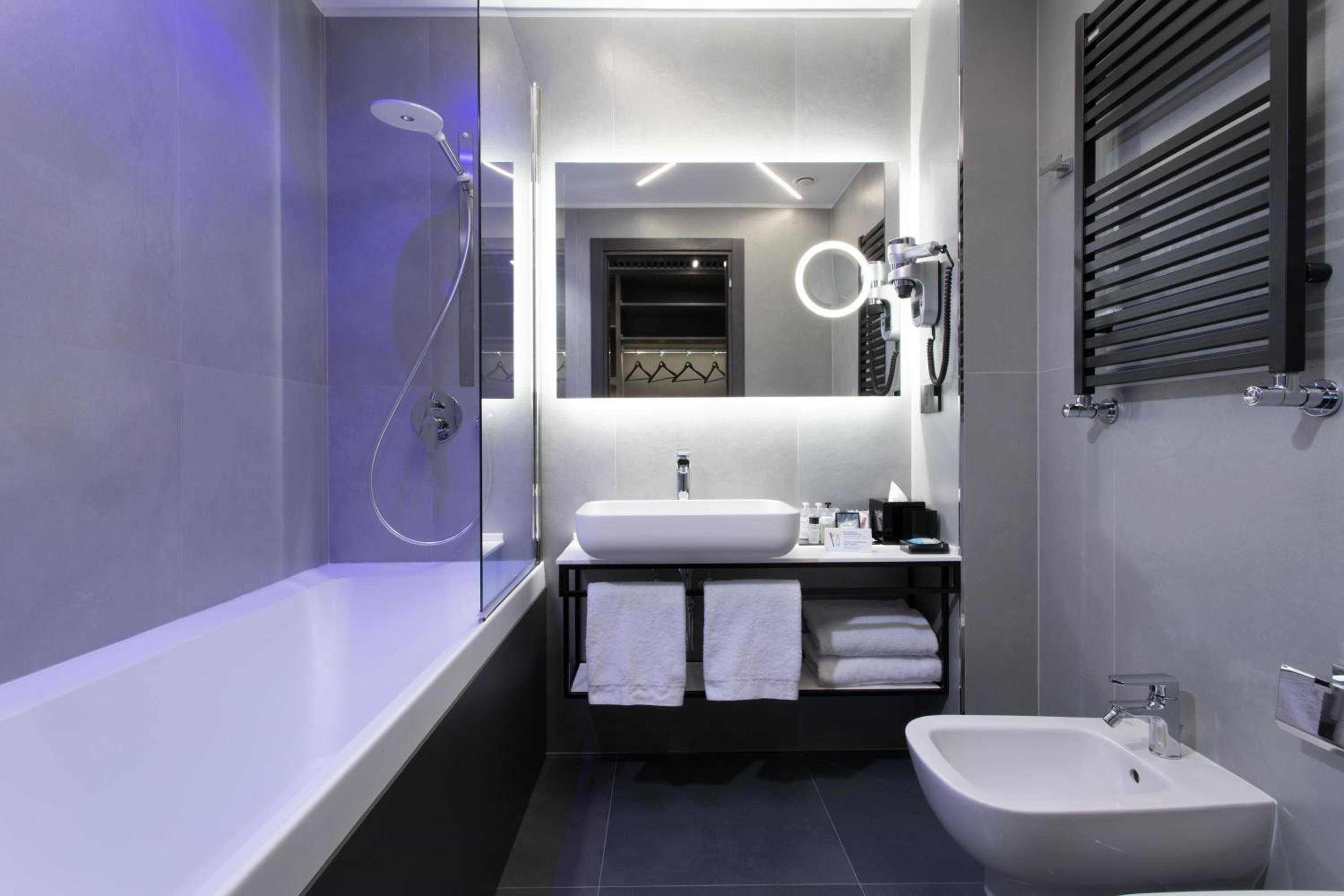 غرفة بسرير كوين، iQ Hotel Milano 4/5