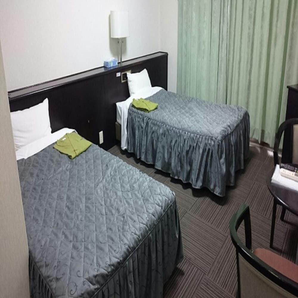 Tsurusaki Hotel 13/50