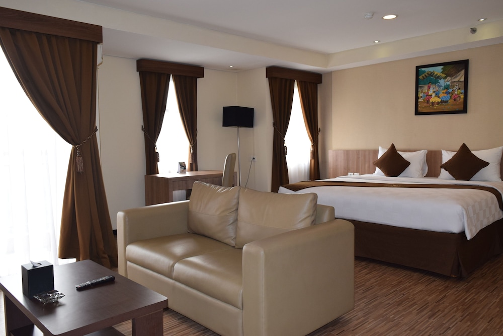 Horison Grand Serpong 10/20