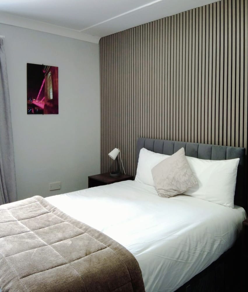Kings Park Hotel 27/56