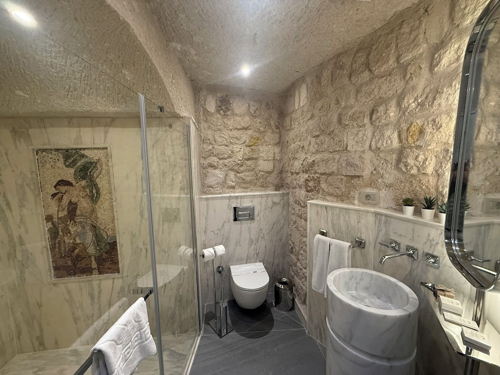 جناح بسرير مزدوج، Miras Hotel 5/10