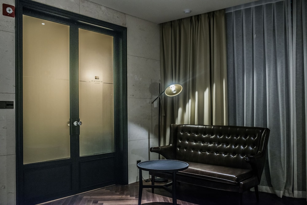 Rivertain Hotel 44/74