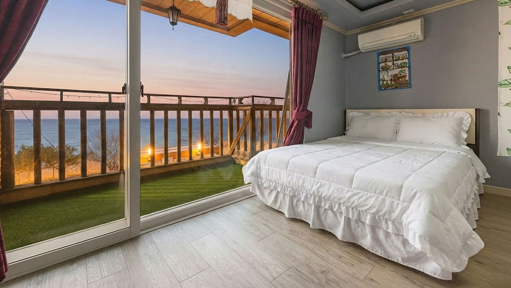 Ganghwa Badatgashimteo Pension 13/50