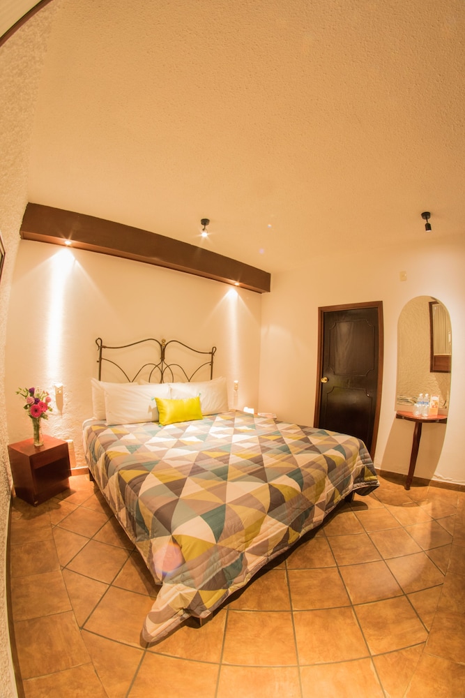 Meson de Los Remedios Hotel 14/56