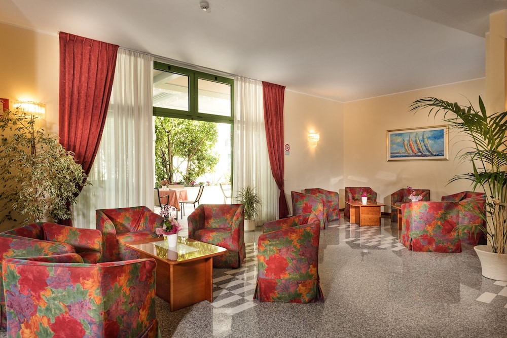 Sky Pool Hotel Sole Garda 52/68