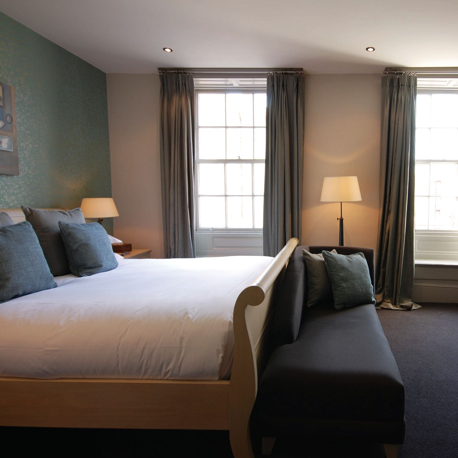 DELUXE, DOUBLE BED