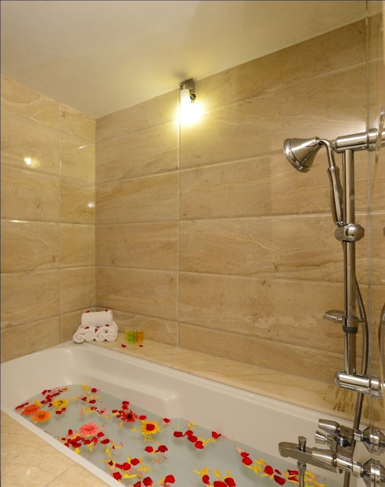 The Chariot Resort Spa 55/55