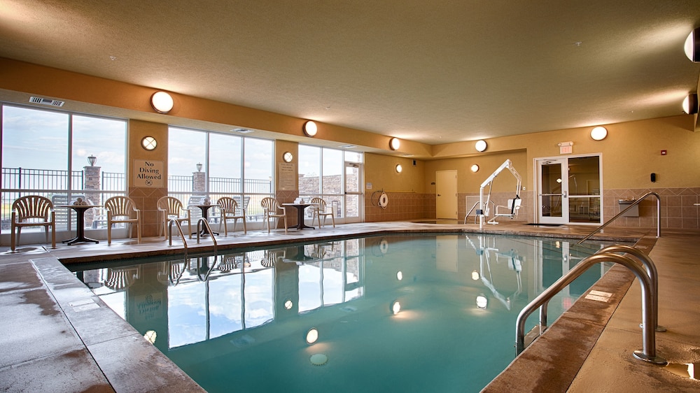 Best Western Plus Butterfield Inn 9/44