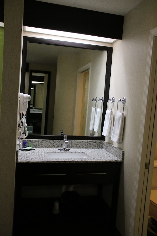 Sleep Inn Near Great Lakes Naval Base 7/38