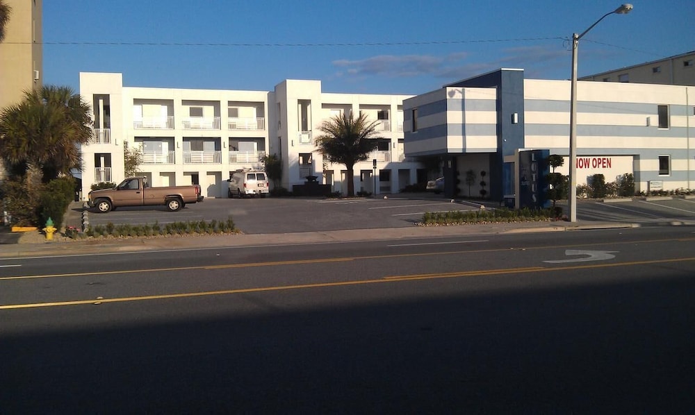Lotus Boutique Inn Suites 44/57