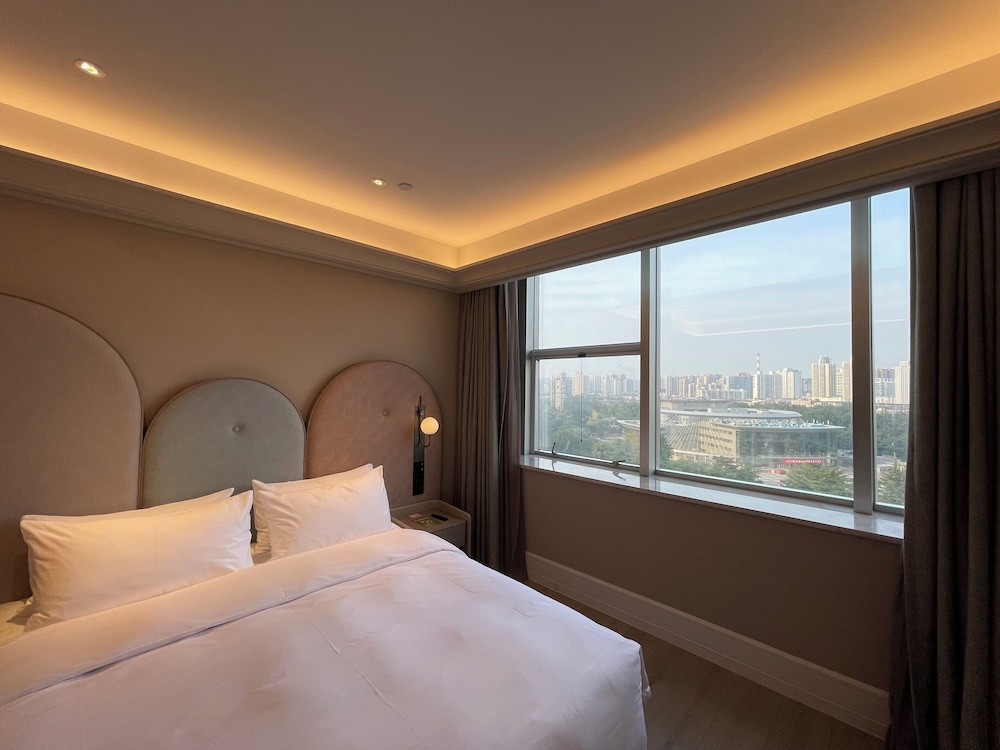 Mercure Shijiazhuang People Square 23/80