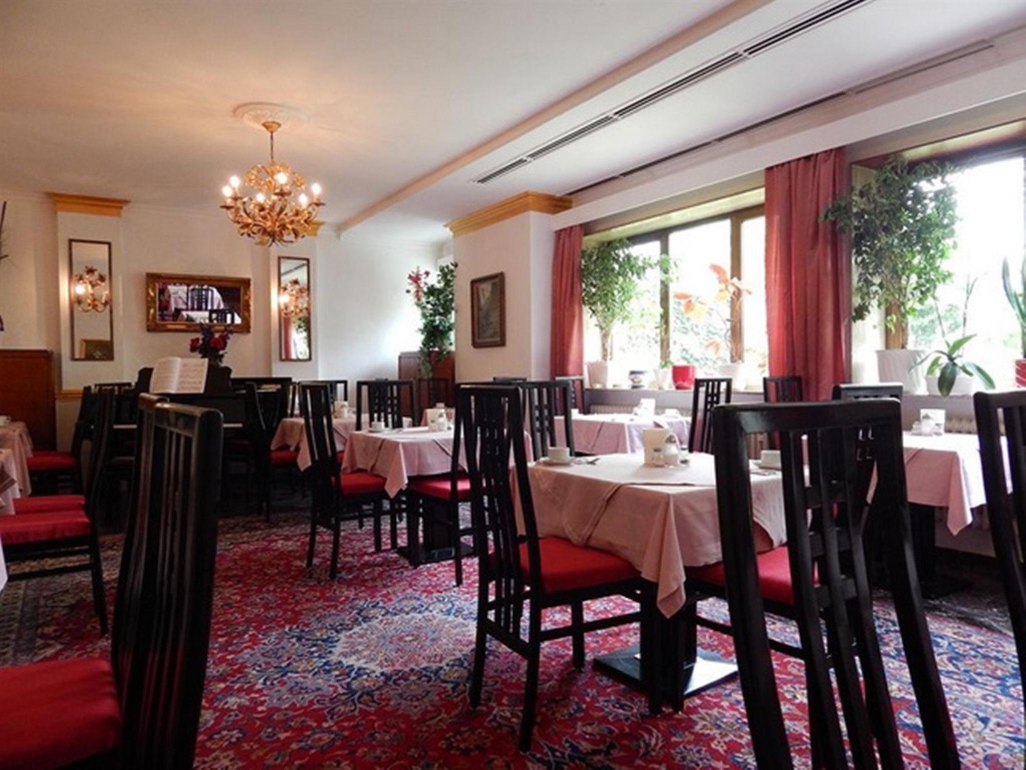 Hotel Montree 17/18