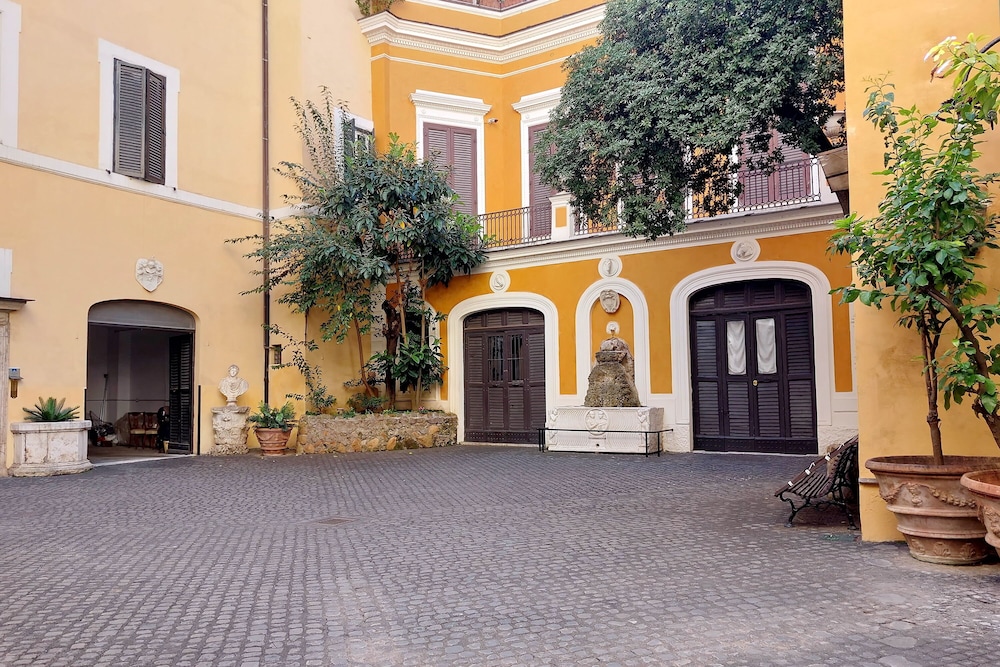 Trevi Rome Suite 38/50