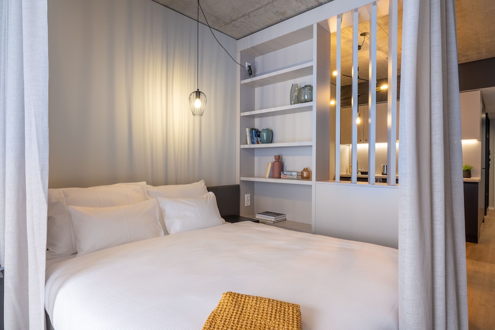 Radisson Hotel & Suites Zurich 12/50