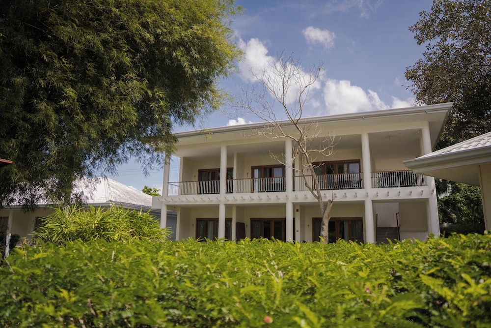 Almont Inland Resort 4/65