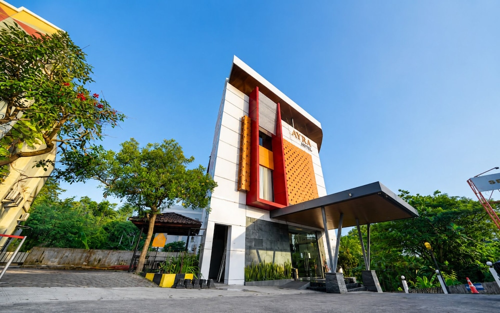 Front One Hotel Airport Solo 46/50