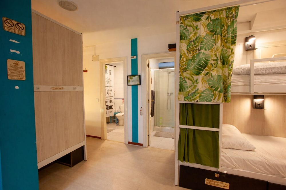 MIXED DORM