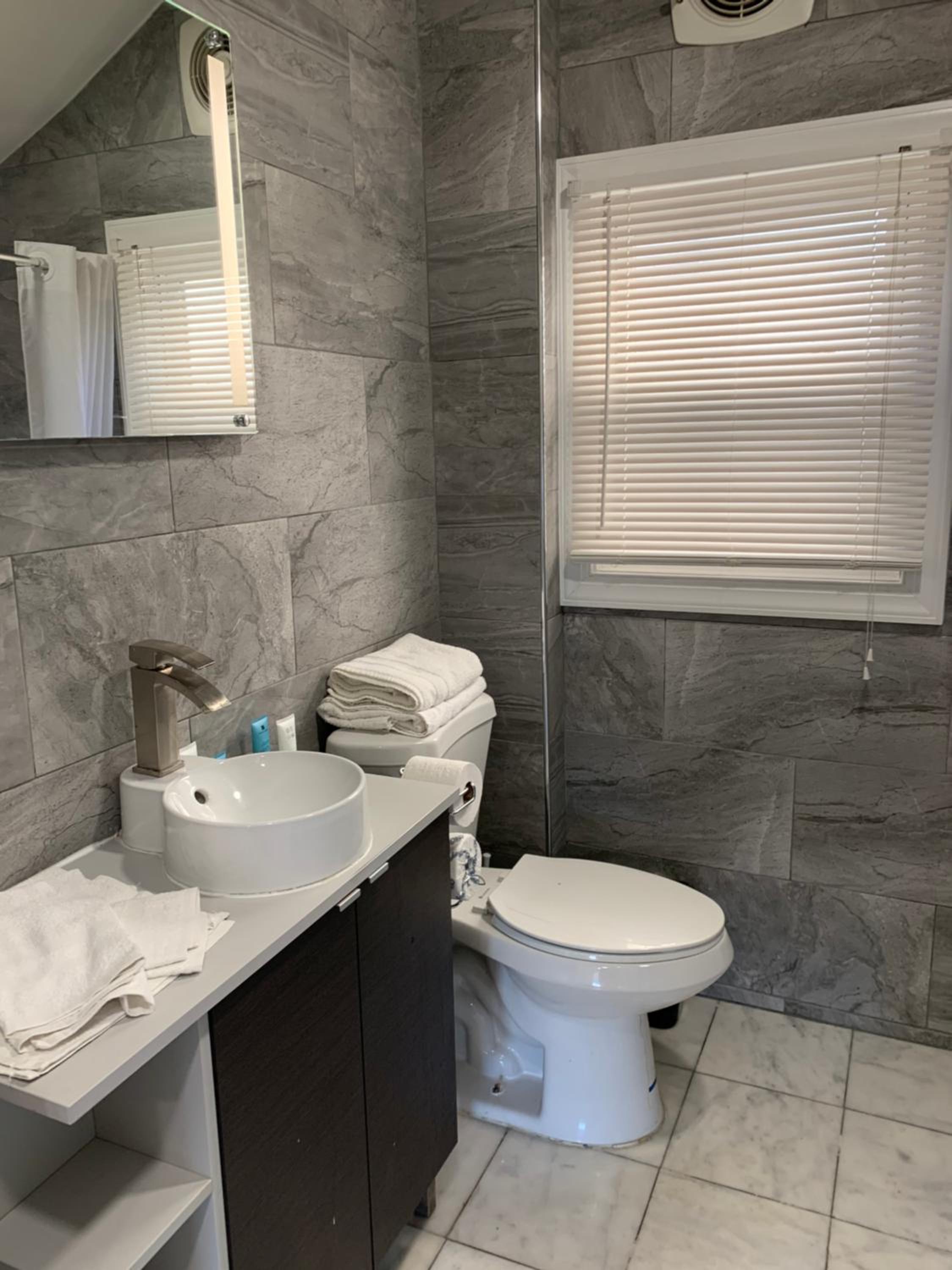 Penn Lodge Hotel & Suites 40/50