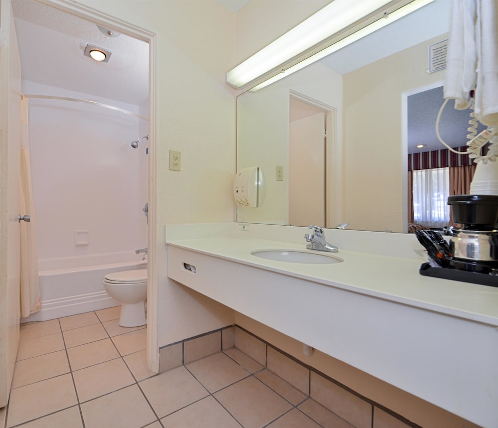 Americas Best Value Inn Lubbock E 18/46