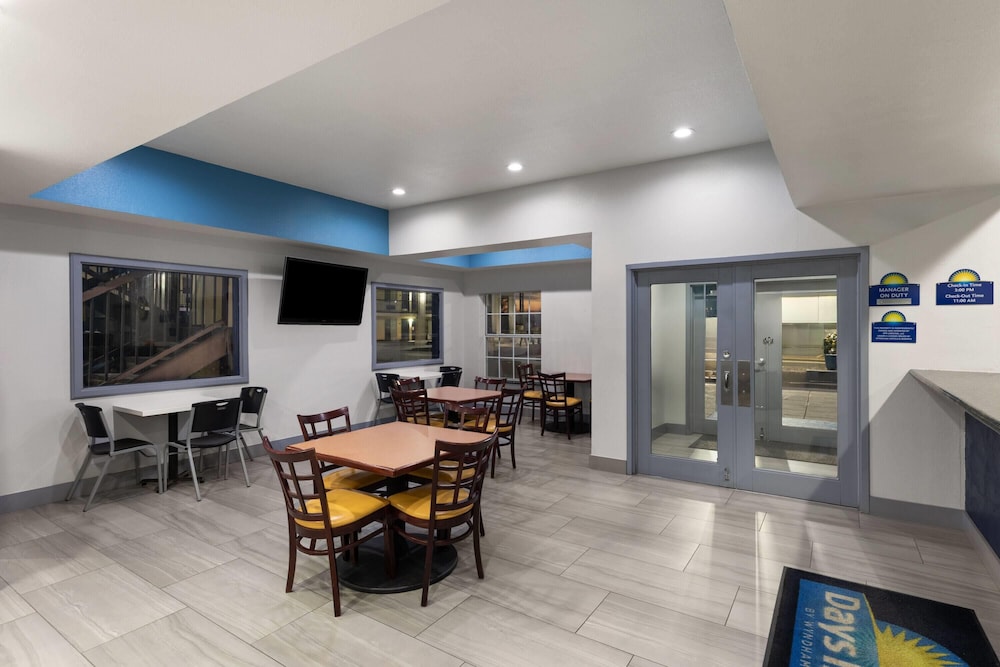 Days Inn By Wyndham El Paso West 26/50