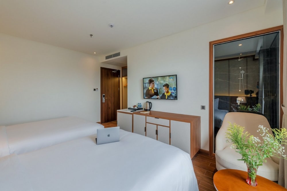 The Tahiti Beach Hotel Phu Quoc 7/21