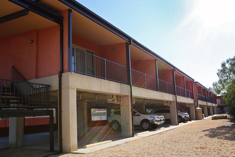 Forbes Victoria Inn 3/55