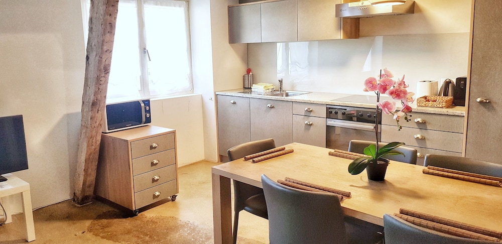 Easy Living Business Apartments 21/27