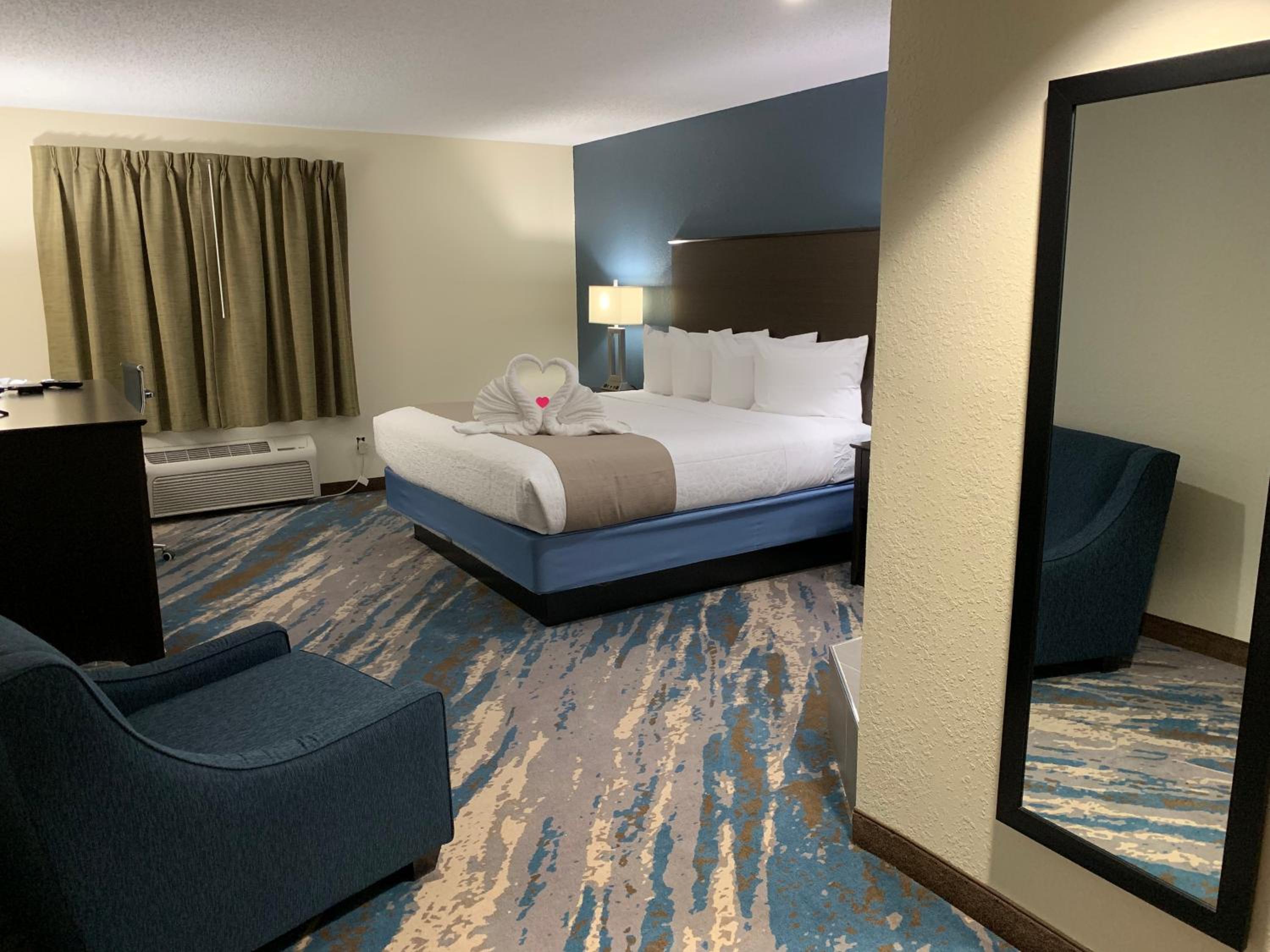 Suite, King Bed