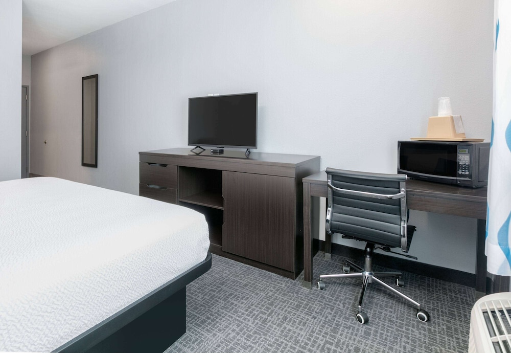 Days Inn by Wyndham Zachary LA 13/37